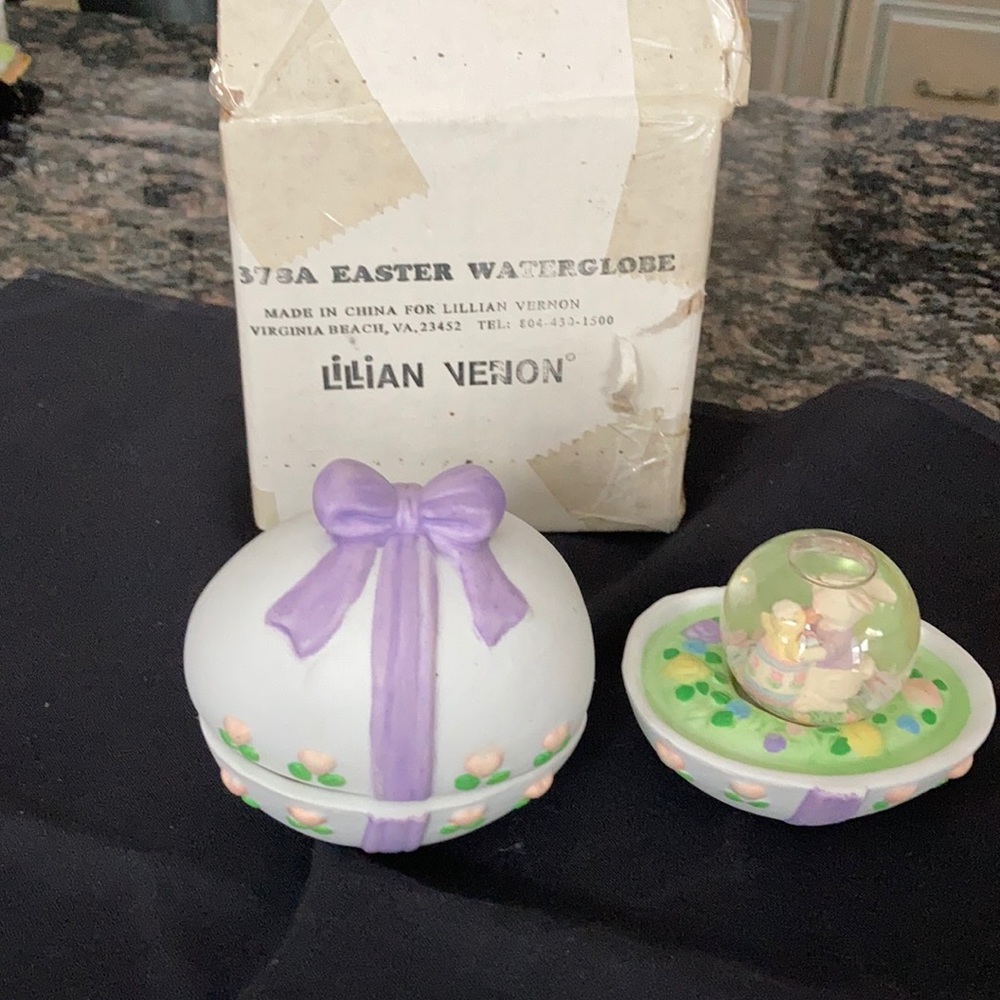 LILLIAN VERNON EASTER EGG SNOWGLOBE NWT